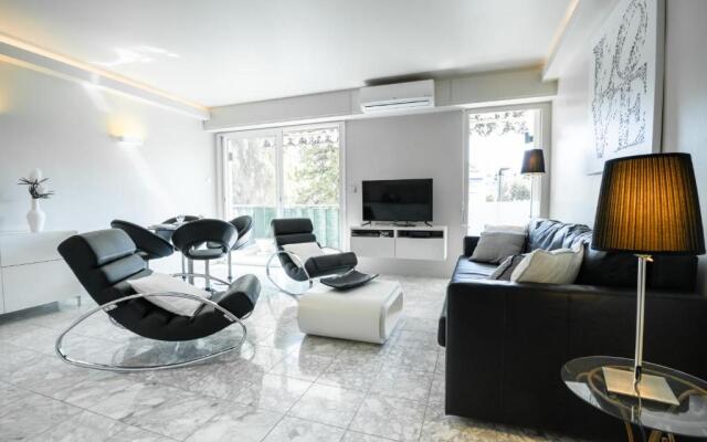 SERRENDY - CANNES 2-bedroom apartment right the famous Croisette!