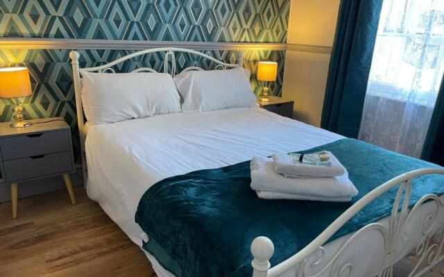 LilyRose Hotel