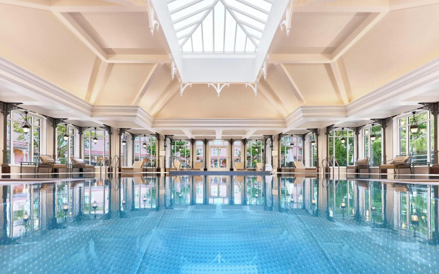 Отель Disneyland