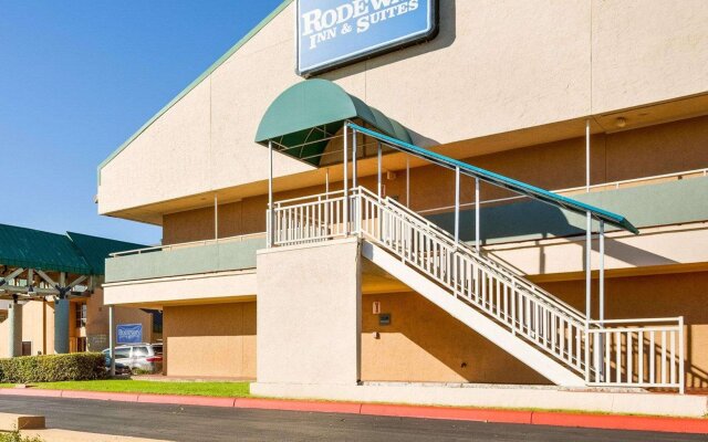 Rodeway Inn & Suites South of Fiesta Park