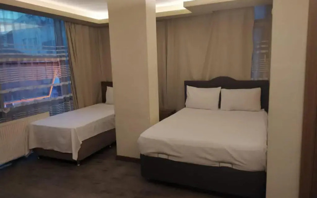 Center Room Residence