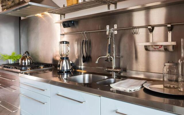 ALTIDO Spacious 2 BR Apt with Terrace in Cernobbio