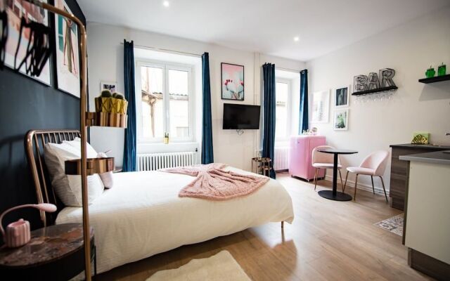 Théâtre Sinne Luxury Apartment