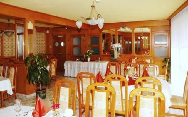 Karádi Hotel