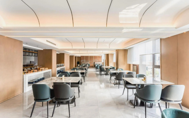 Baolifeng International Business Hotel