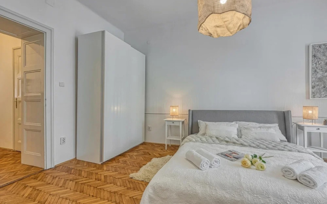 Spacious Apartment In Heart Of Zagreb