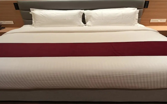 The White IBIS A Boutique Hotel