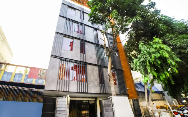 Hotel O Ashirwad home Near Pitampura