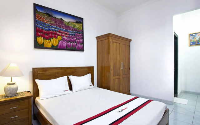 RedDoorz near Adisucipto Airport
