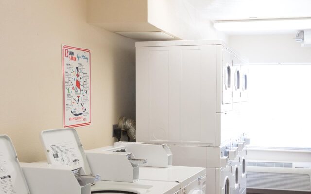 WoodSpring Suites Kansas City Liberty