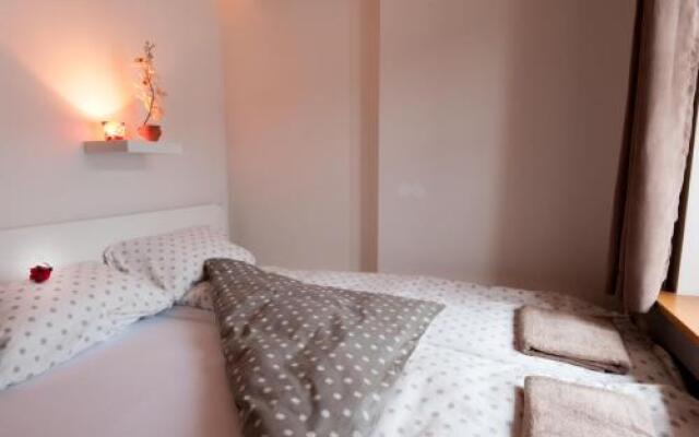 Cube Central Rooms For 2