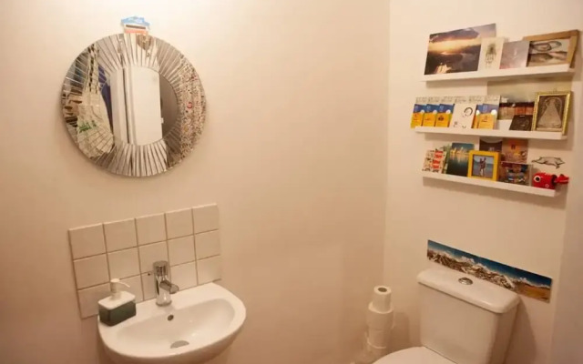 Spacious 3 Bedroom Georgian House in Bristol
