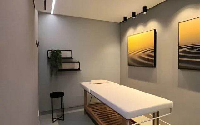 Studio Design 3 - Lions