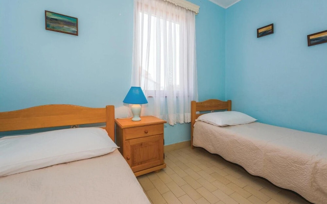 Beautiful Home in Rogoznica With Wifi and 2 Bedrooms