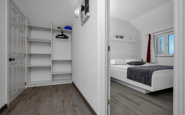 Apartments by the sea Drasnice, Makarska - 2581