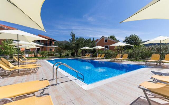 Peristera Apartments