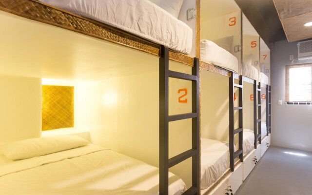 MNL Beach Hostel Boracay