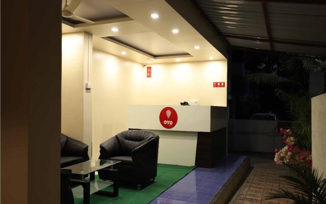 OYO 10680 Hotel Royal Inn
