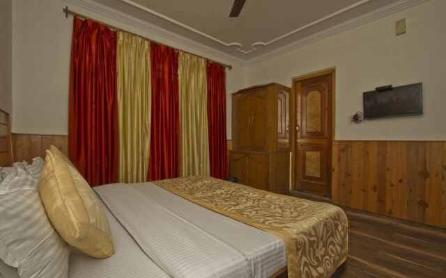 OYO 4605 Hotel Aakarsh