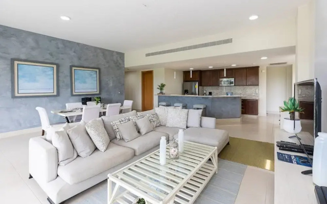 The Seashells Beach Condo by Acomodo