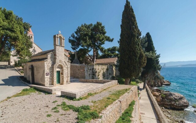 Amazing Home in Bol With 5 Bedrooms, Jacuzzi and Wifi