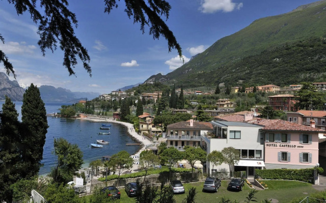 Hotel Castello Lake Front