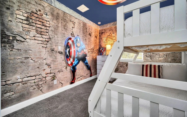 Vibrant Townhome w Private Pool, near Disney