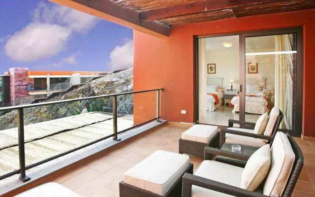 Luxurious Holiday Home With Pool in Maspalomas