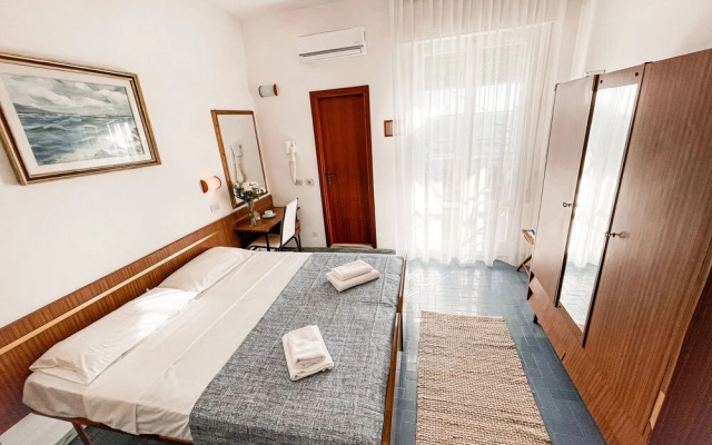 Hotel Sara - 4 Guests Room - n 1