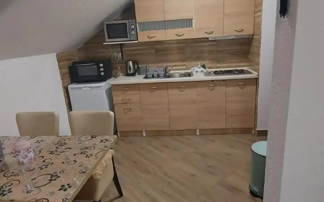 Apartment Slap