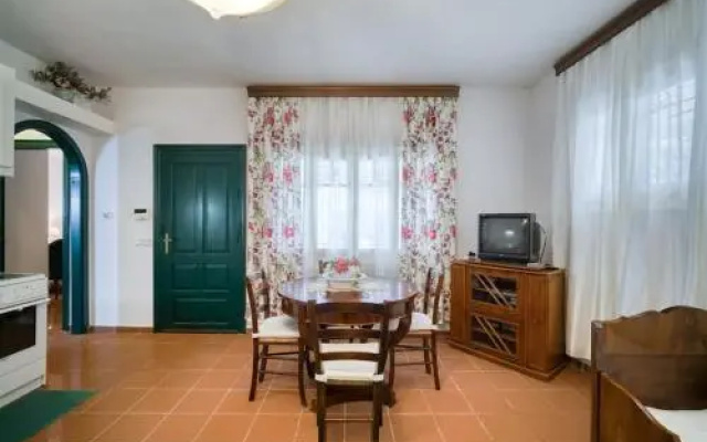 Lady Gio Luxury Residence