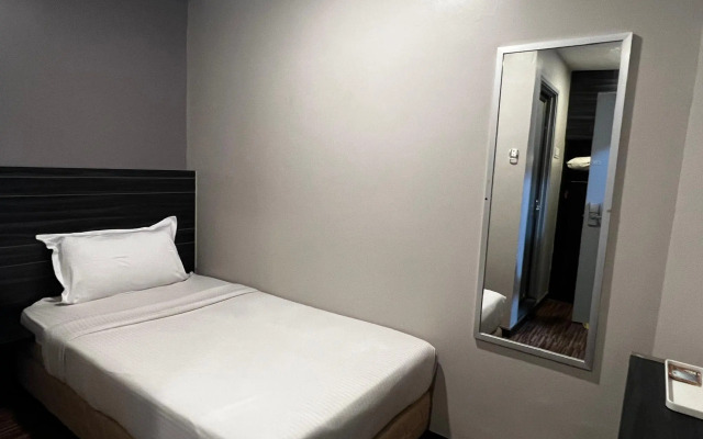 Signature Hotel