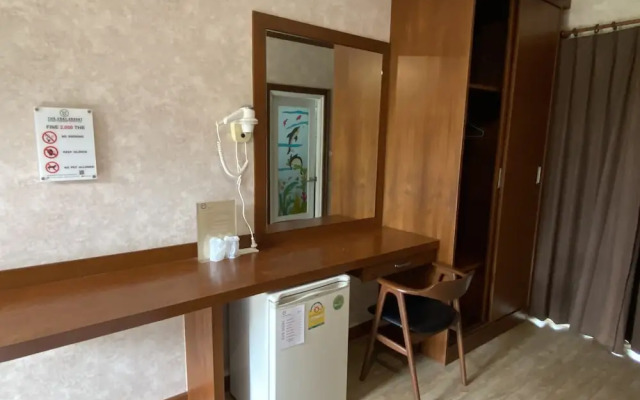 RoomQuest Chonburi Laem Chabang