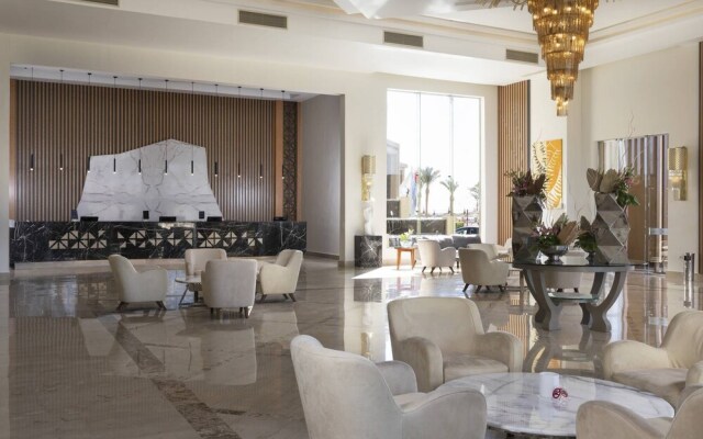 Beach albatros resort Azrak VIP Package