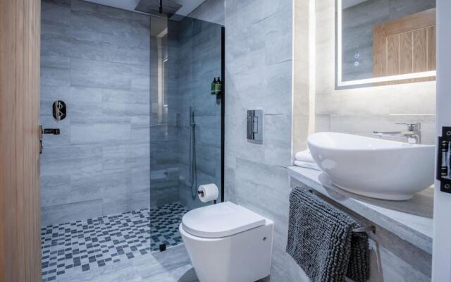 Suite 2 - Sleeping Giant Hotel - PEN Y CAE Inn