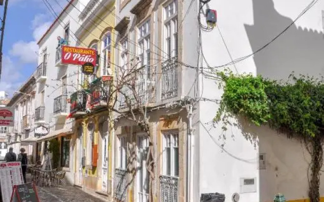 Chic Suite Sequa in Taviras Historical Centre