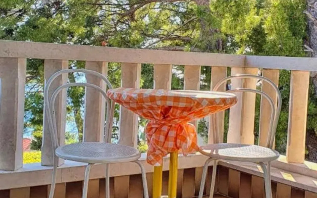 Apartments by the sea Brela, Makarska - 18356