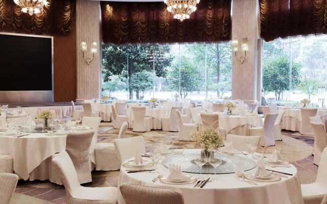 Pullman Shanghai Central-in XinTianDi & Yu Garden Area