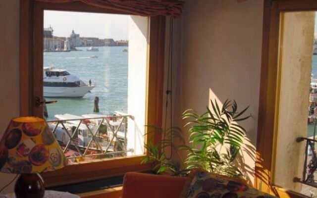 San Simeon Apartments