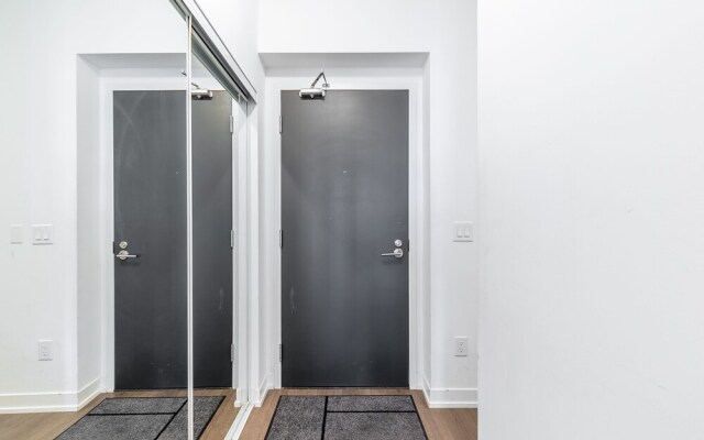 Stylish 1BR Condo Trendy King East