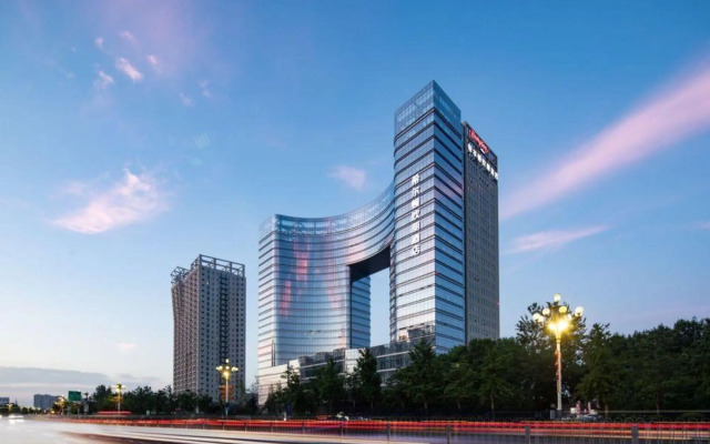 Hampton by Hilton High-speed Railway Station
