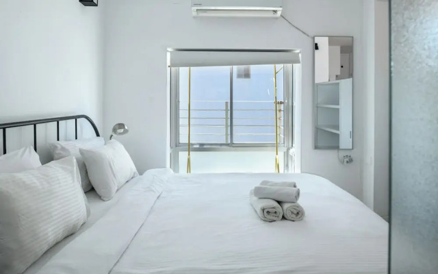 Grand STU SeaView Balcony by Sea N' Rent