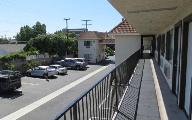 Beach Inn - A Huntington Beach Motel
