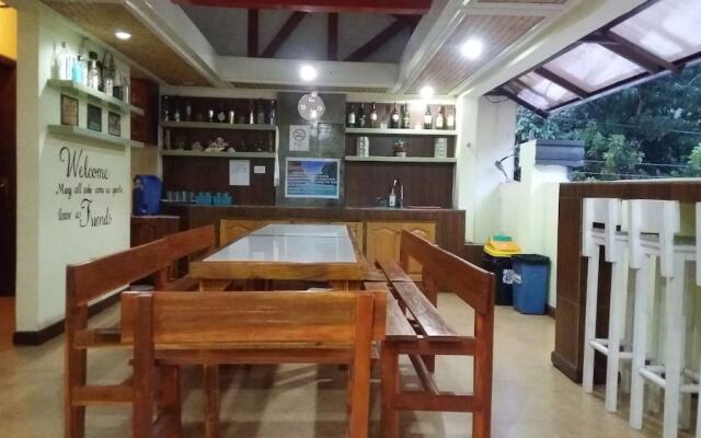 Our Melting Pot Hostel - El Nido