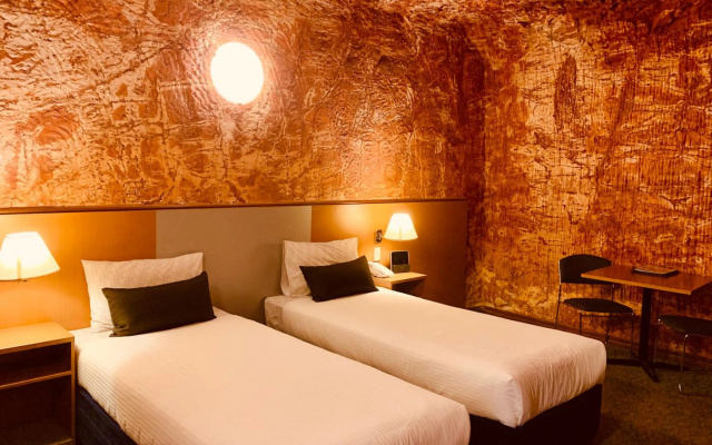 Desert Cave Hotel – Guest Rooms – Coober Pedy
