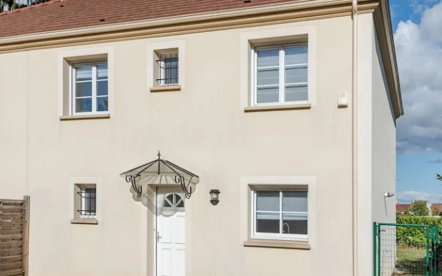 B&B House in Disneyland