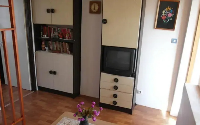 Balatoni nyaraló, Kövestető