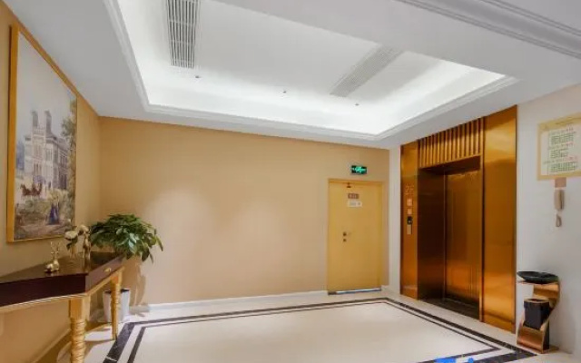 Vienna Hotel (Suzhou Railway Station Port Middle Road)