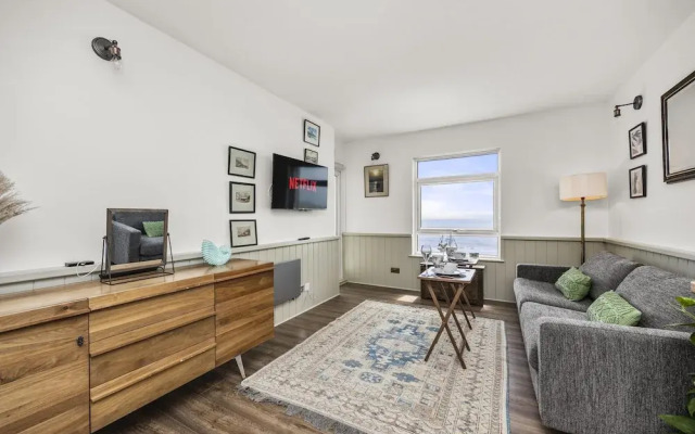Beachfront Apartment With Sea View By My Getaways