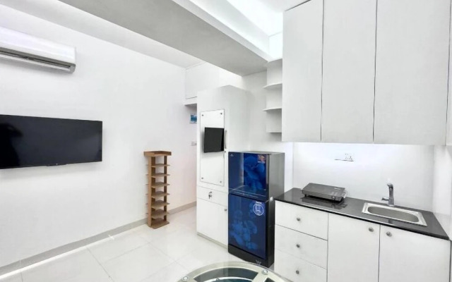 300sqft 5 Studio Gym & Pool Access